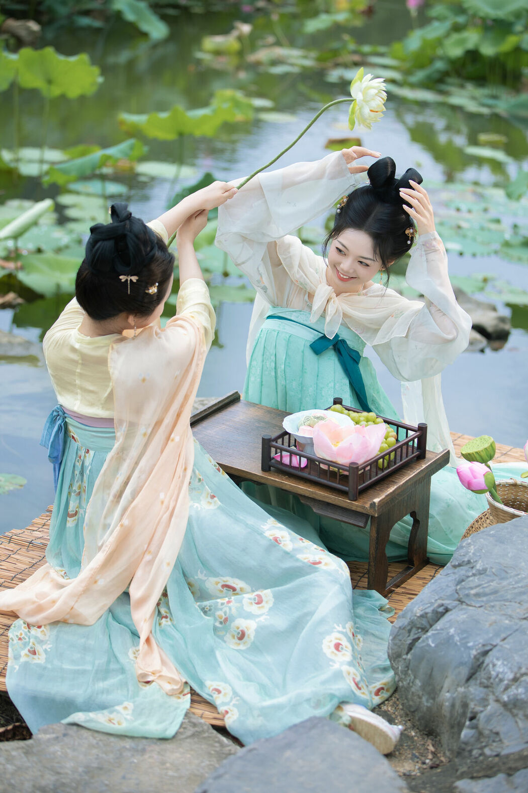 YiTuYu艺图语 Vol.9570 Jiu Shi Jiao Mei Nan A (43P)
