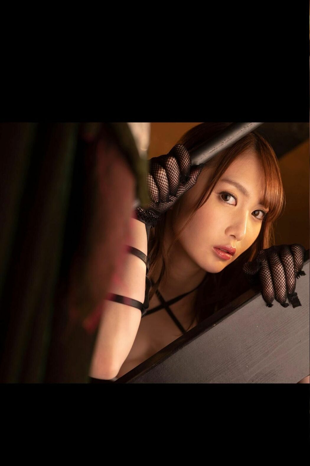 JP Ako Shiraishi 白石あこ – noir et blanc ノワール-エ-ブラン グラビア写真集 (55P)