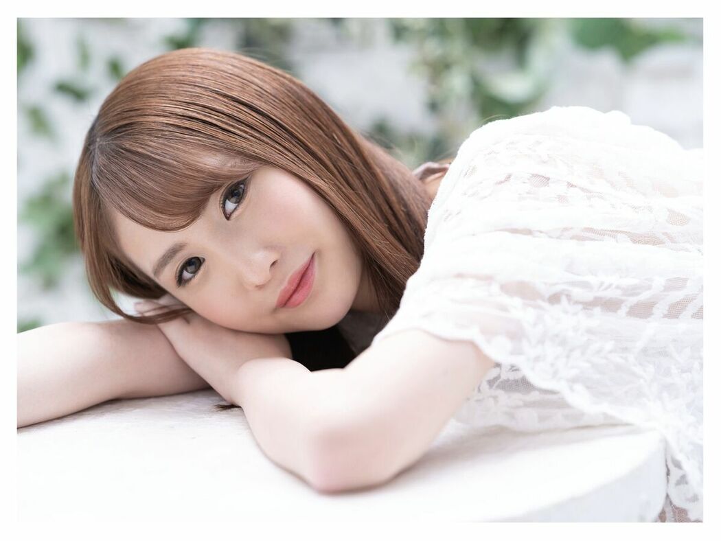 JP Ako Shiraishi 白石あこ – noir et blanc ノワール-エ-ブラン グラビア写真集 (55P)
