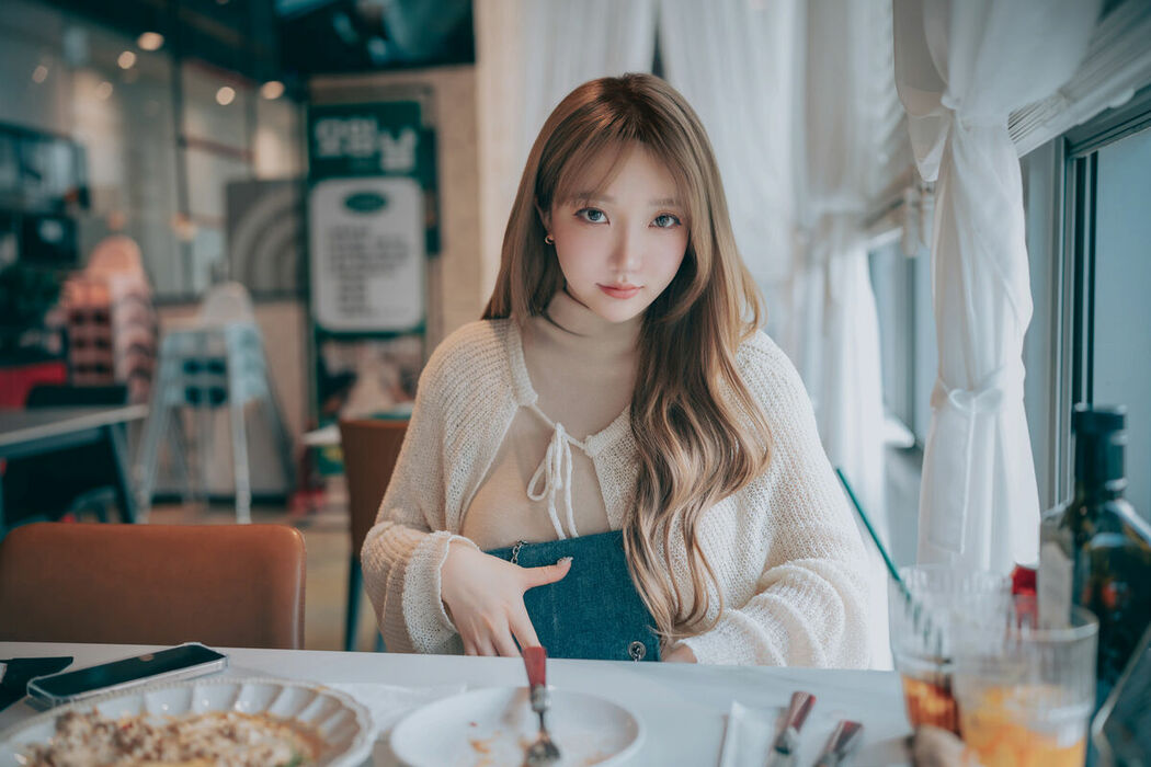 DJAWA Son Ye-Eun 손예은 &ndash; Happy Solo Birthday Part01 (64P)