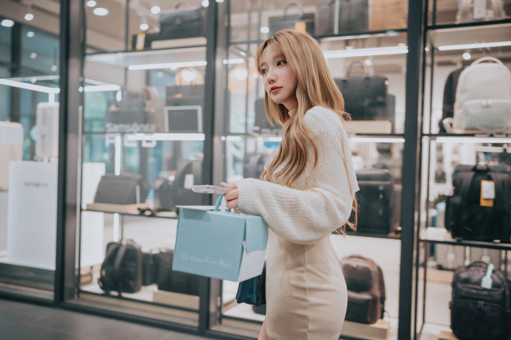 DJAWA Son Ye-Eun 손예은 &ndash; Happy Solo Birthday Part01 (64P)