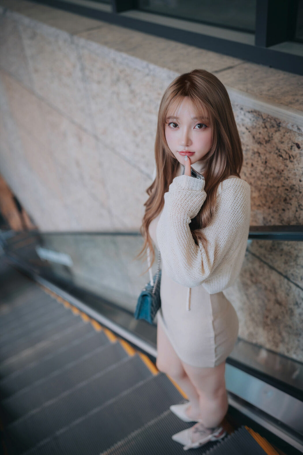 DJAWA Son Ye-Eun 손예은 &ndash; Happy Solo Birthday Part01 (64P)