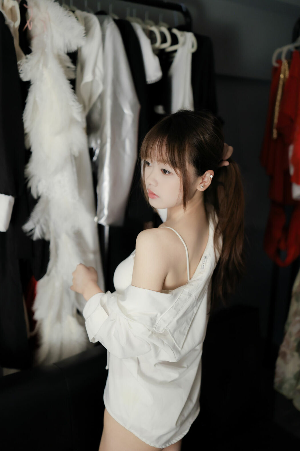 YiTuYu艺图语 Vol.9572 Dian Dian Er (23P)