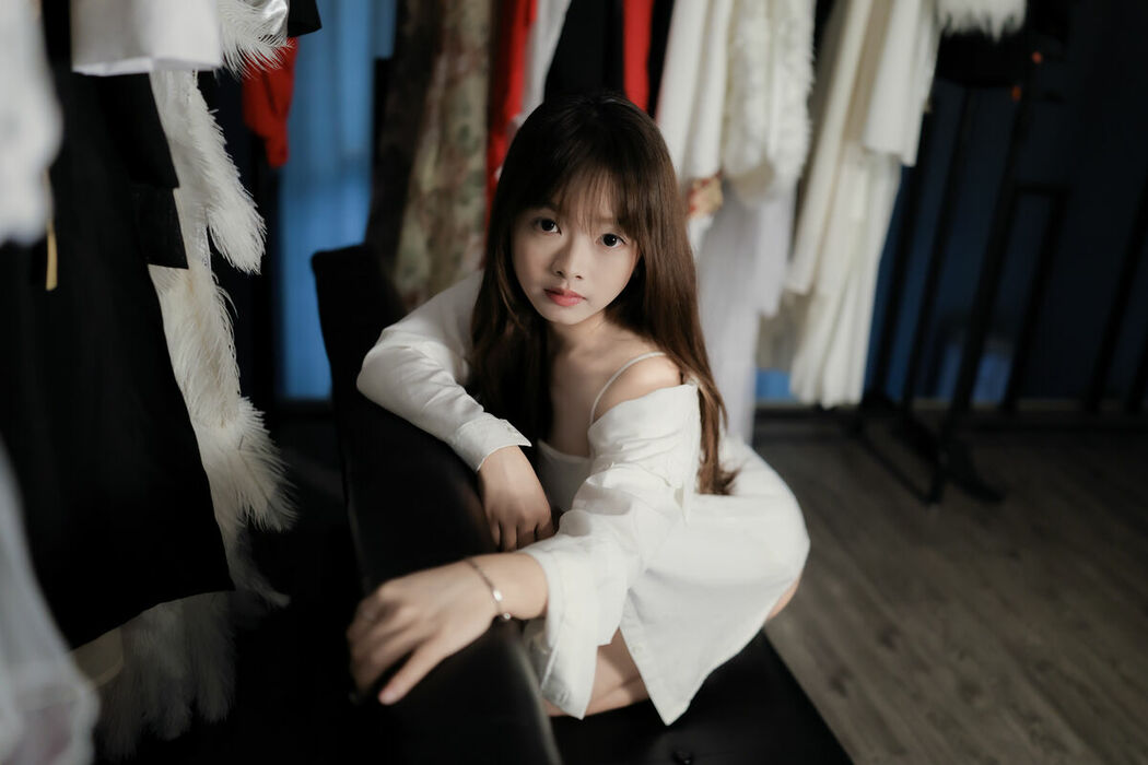 YiTuYu艺图语 Vol.9572 Dian Dian Er (23P)