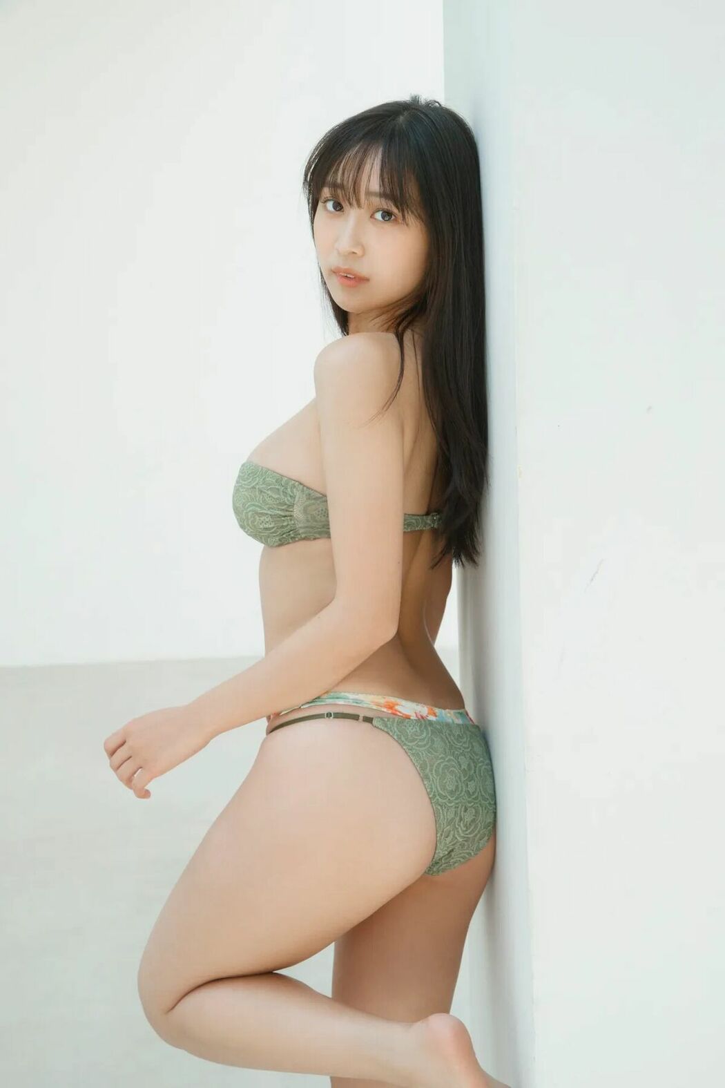 JP Aoi Mizobata 溝端葵 – マンスリーガール052 完全未発表100カットAndムービー Part01 (57P – 1V)