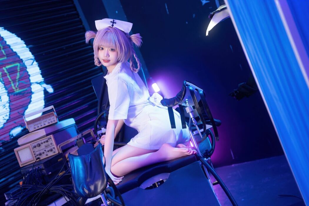 Coser@柒柒要乖哦 – 彻夜之歌 护士服小荠 Part01 (51P)