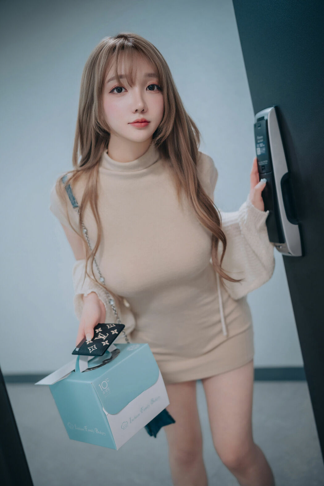 DJAWA Son Ye-Eun 손예은 &ndash; Happy Solo Birthday Part02 (64P)