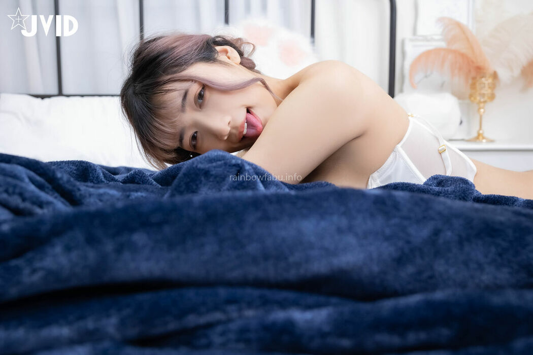Wu Zi Xin 吳紫欣 – 一股母狗氣息從全身溢出 男を狂わす系ビッチ讓男人瘋狂的淫亂色女 Part01 (49P – 1V)