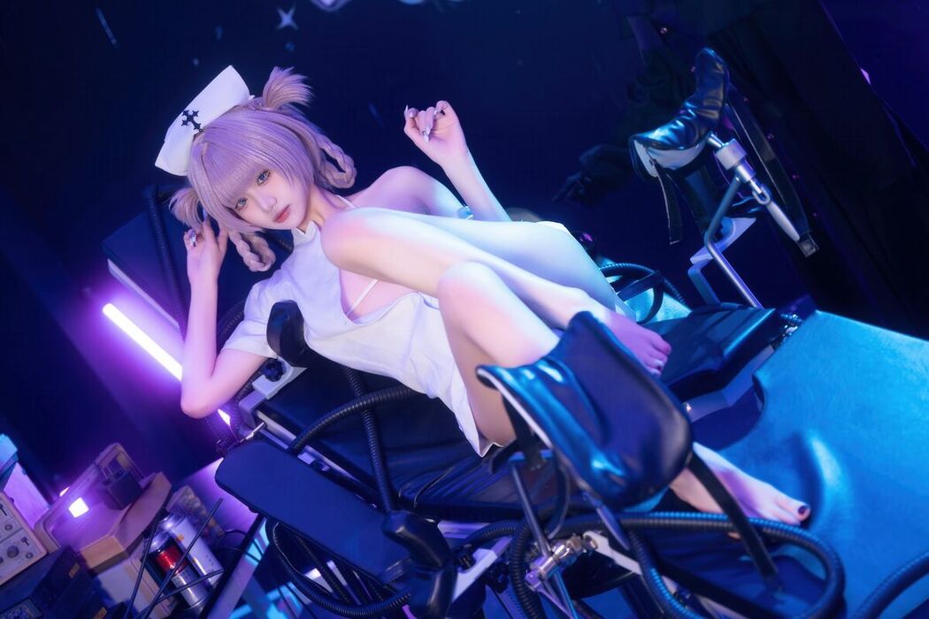 Coser@柒柒要乖哦 – 彻夜之歌 护士服小荠 Part01 (51P)