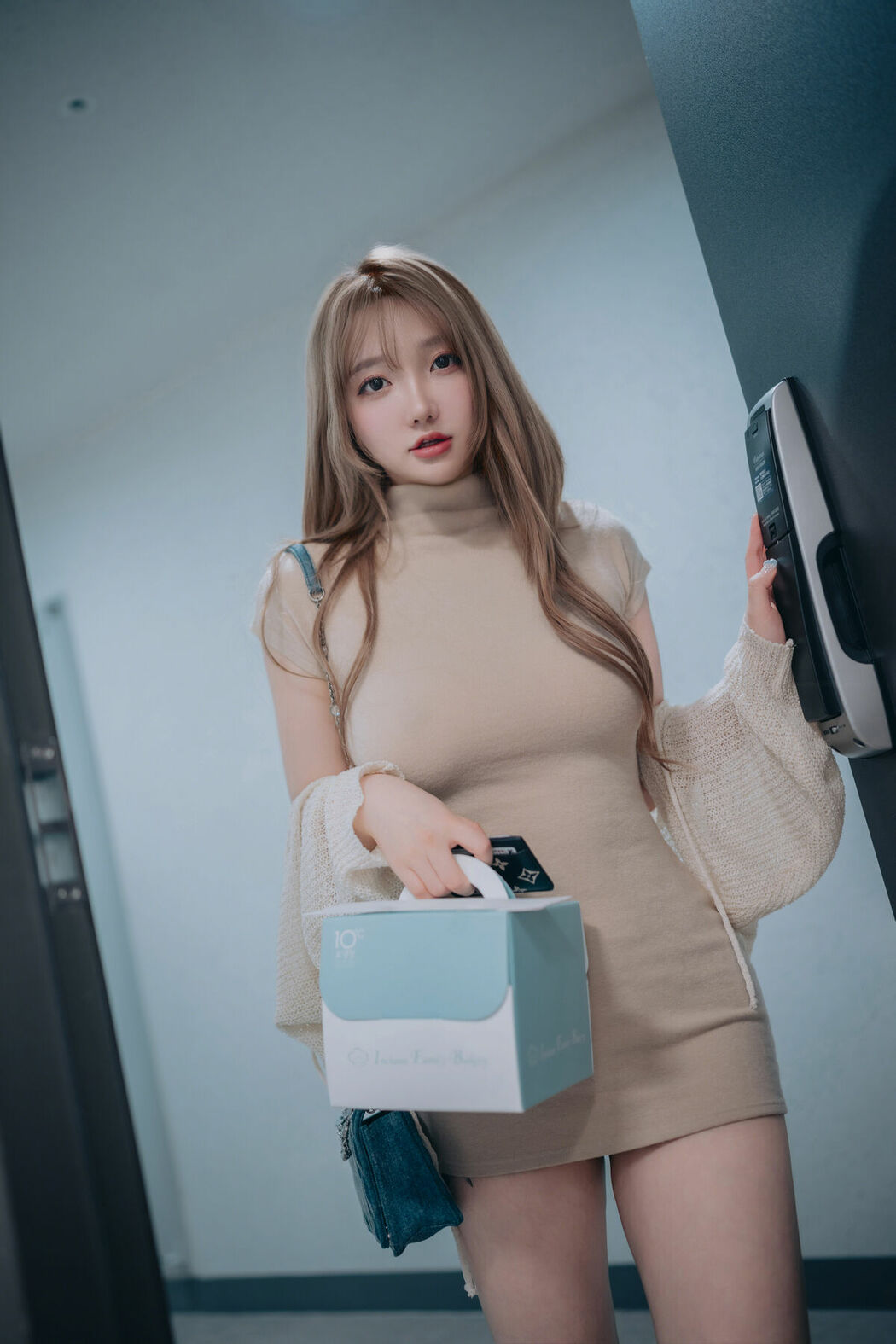 DJAWA Son Ye-Eun 손예은 &ndash; Happy Solo Birthday Part02 (64P)