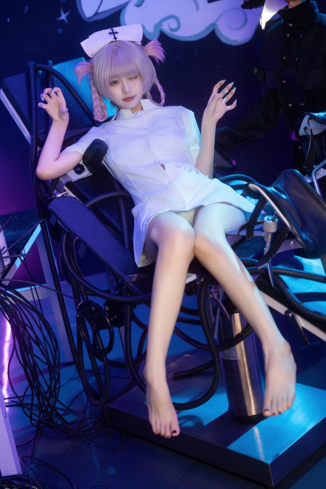 Coser@柒柒要乖哦 – 彻夜之歌 护士服小荠 Part01 (51P)