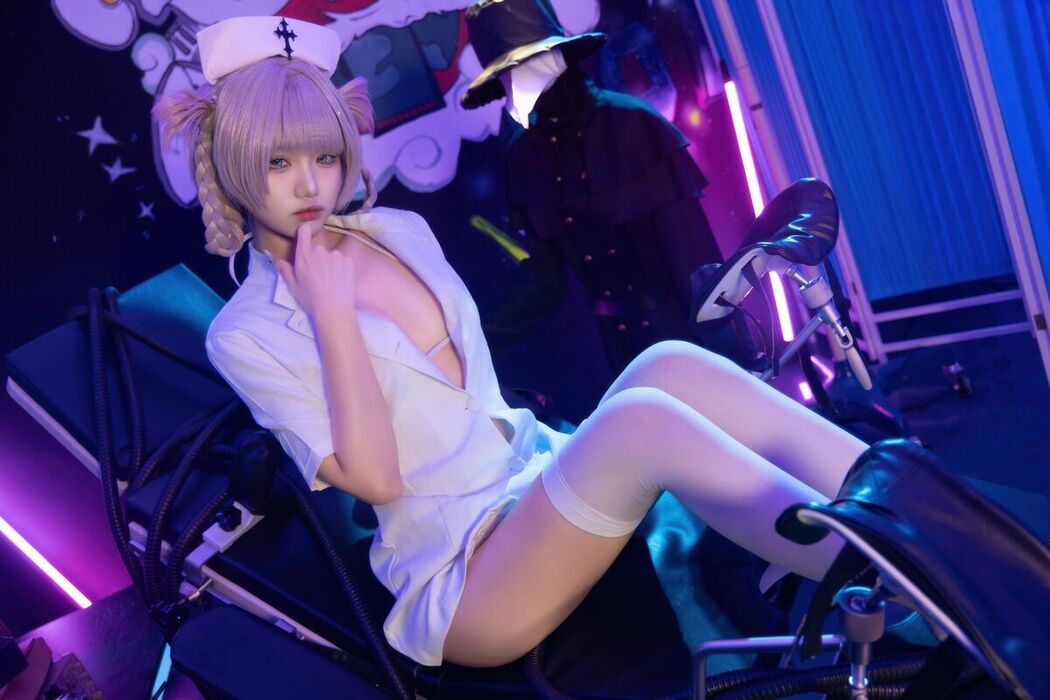 Coser@柒柒要乖哦 – 彻夜之歌 护士服小荠 Part02 (51P)