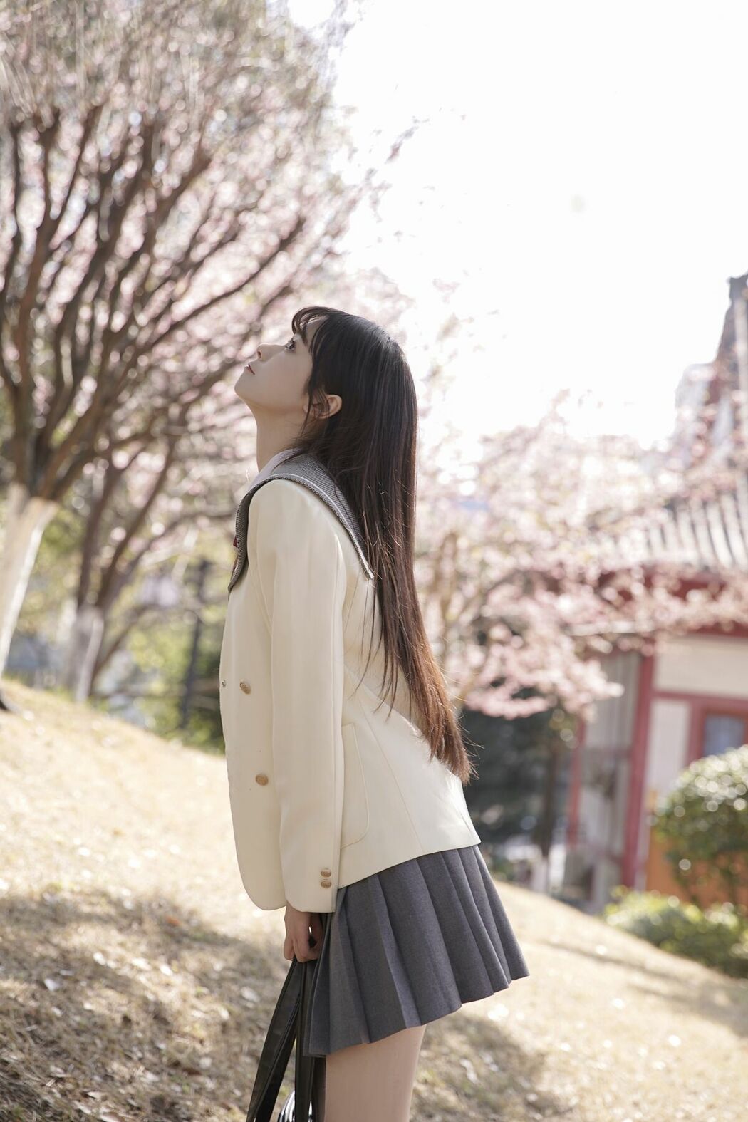 YiTuYu艺图语 Vol.9584 Yi Zhi Xiao Qin (18P)