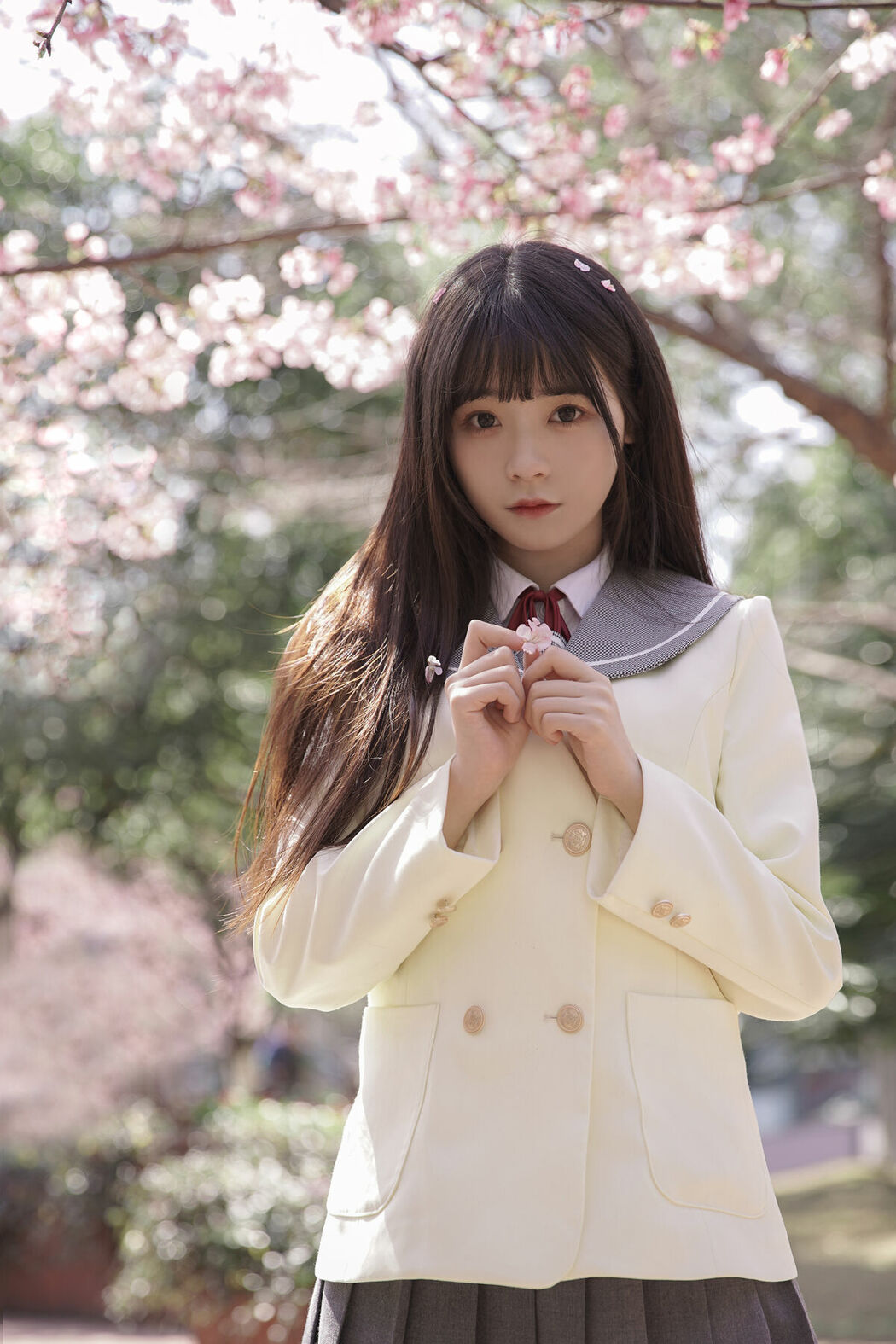 YiTuYu艺图语 Vol.9584 Yi Zhi Xiao Qin (18P)