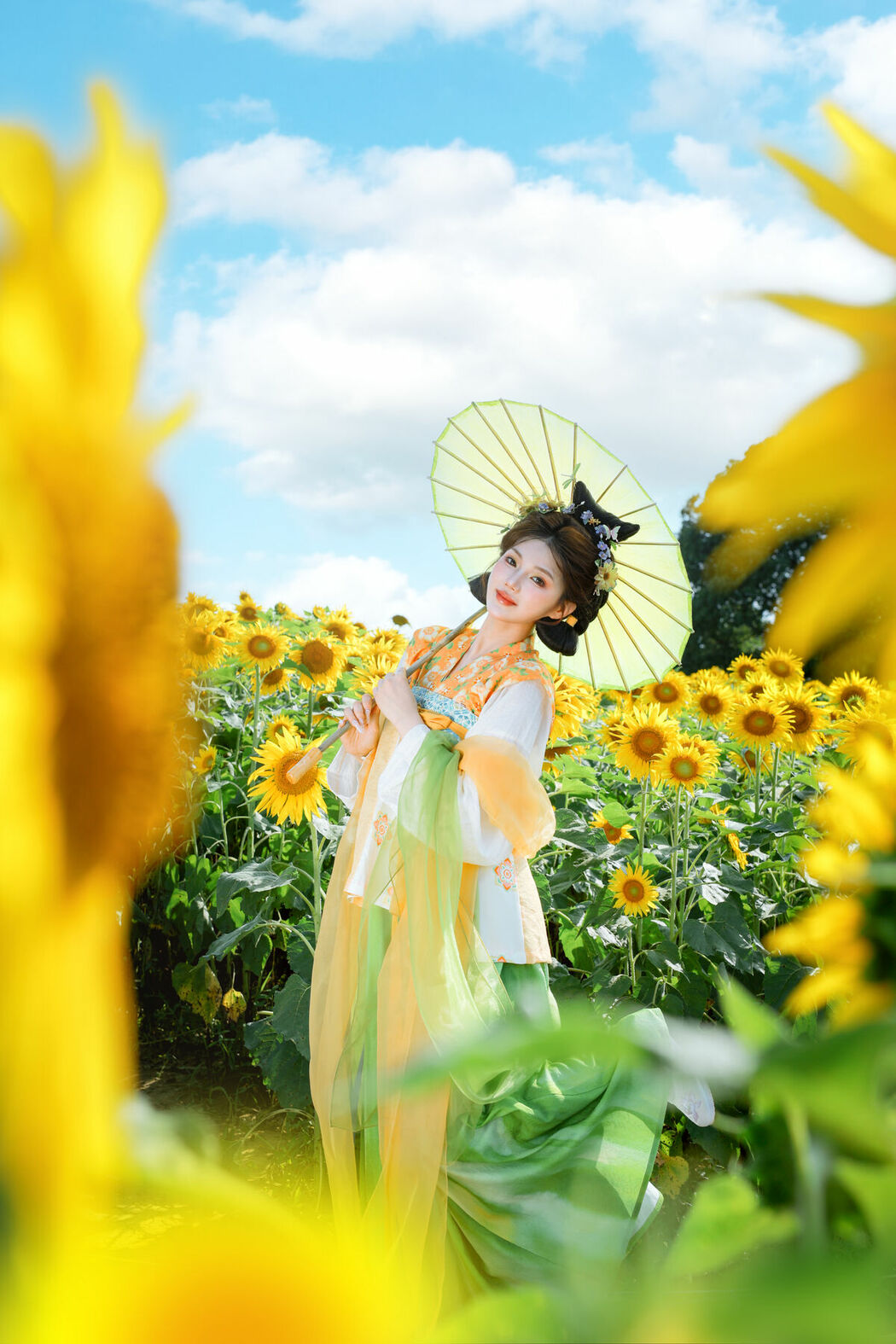 YiTuYu艺图语 Vol.9589 Dai Dai Bu Xiang Fei (17P)