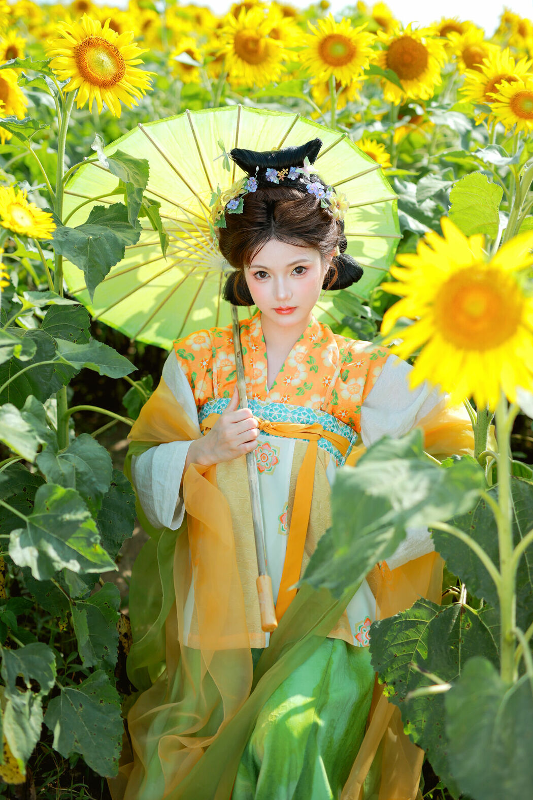 YiTuYu艺图语 Vol.9589 Dai Dai Bu Xiang Fei (17P)