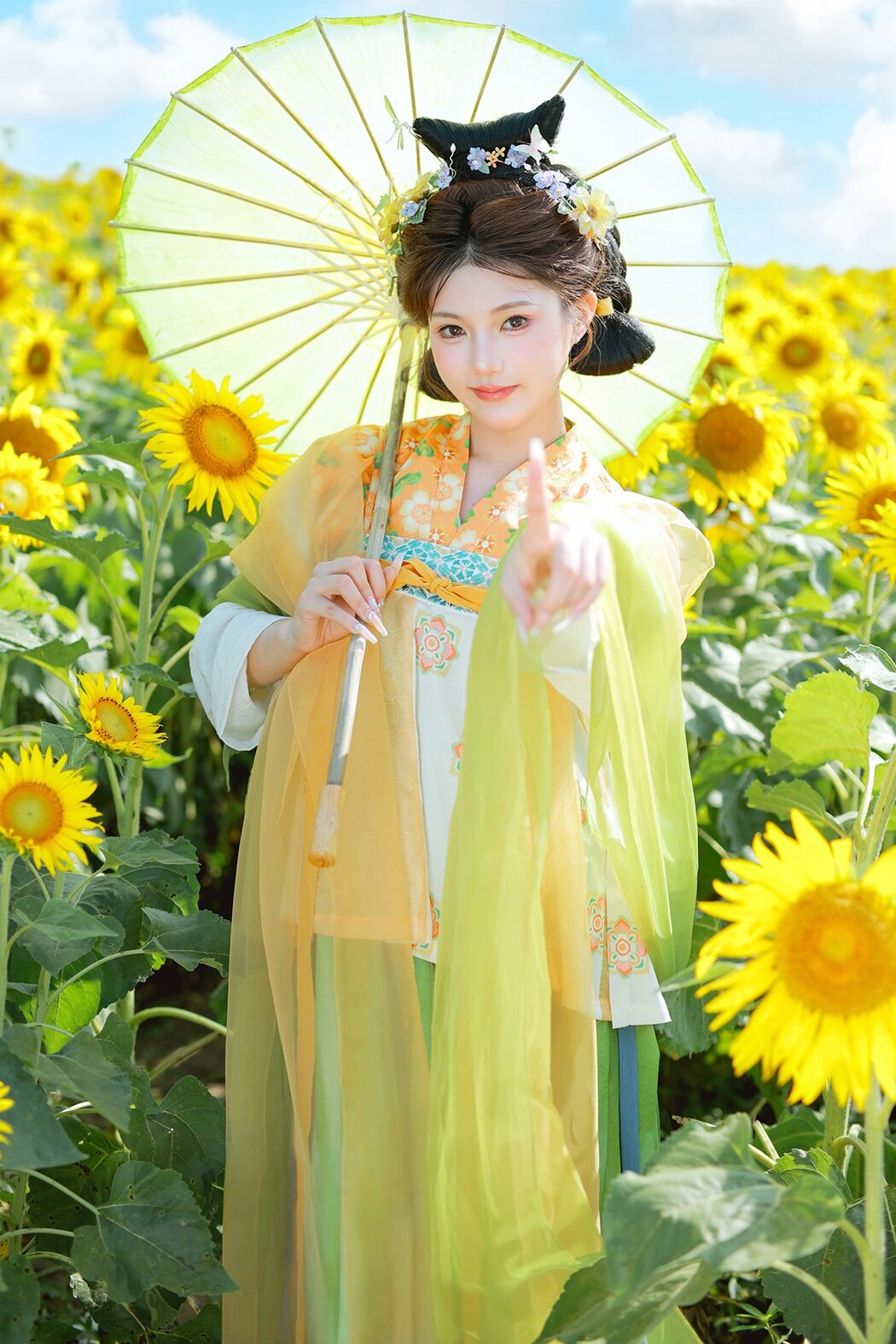 YiTuYu艺图语 Vol.9589 Dai Dai Bu Xiang Fei (17P) Cover Photo