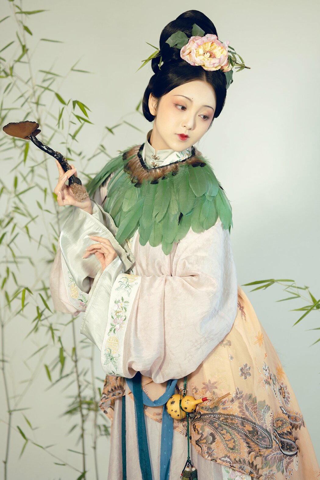 YiTuYu艺图语 Vol.9588 Yu Yue Shi Tu Tu (14P) Cover Photo