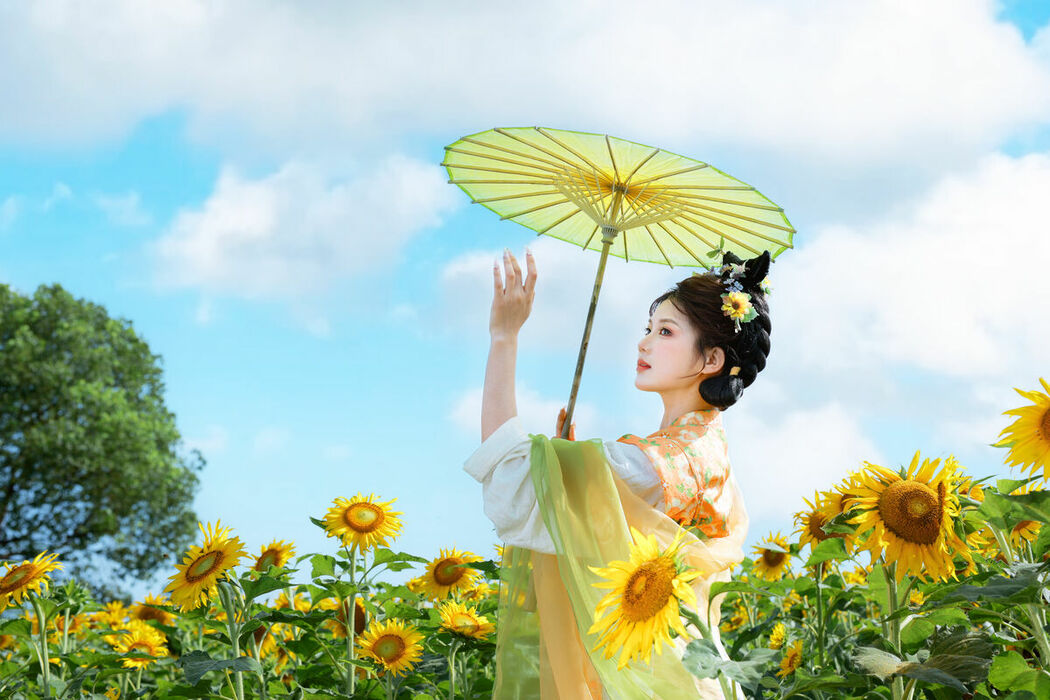 YiTuYu艺图语 Vol.9589 Dai Dai Bu Xiang Fei (17P)