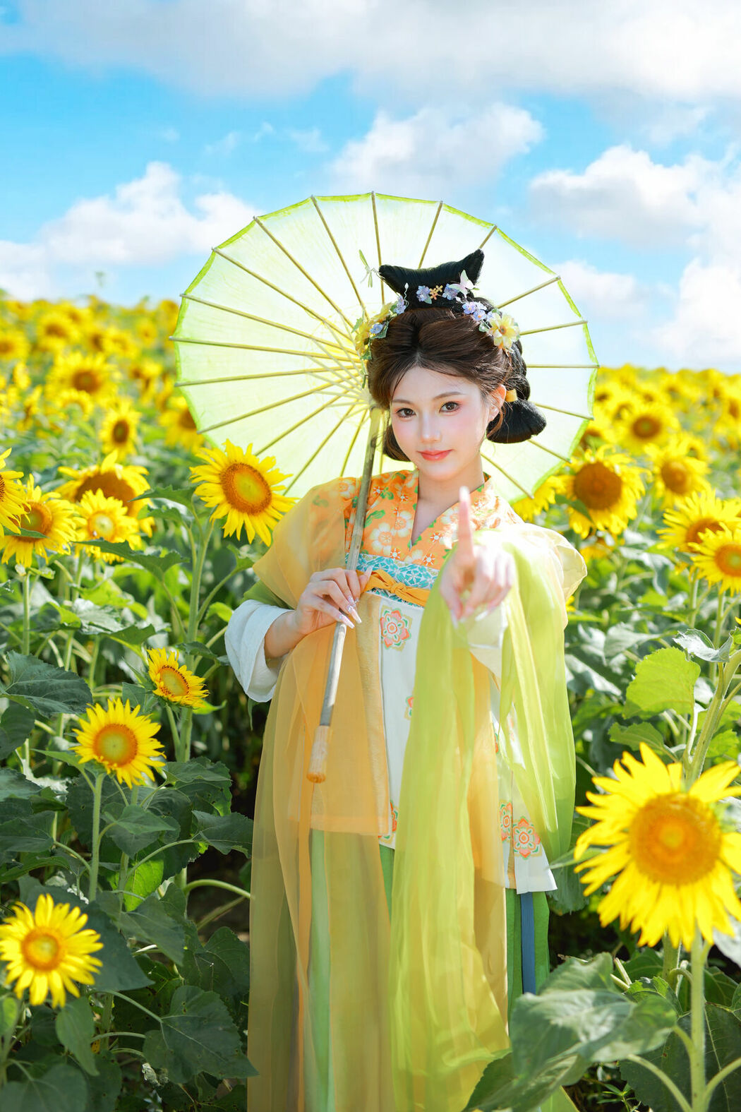 YiTuYu艺图语 Vol.9589 Dai Dai Bu Xiang Fei (17P)