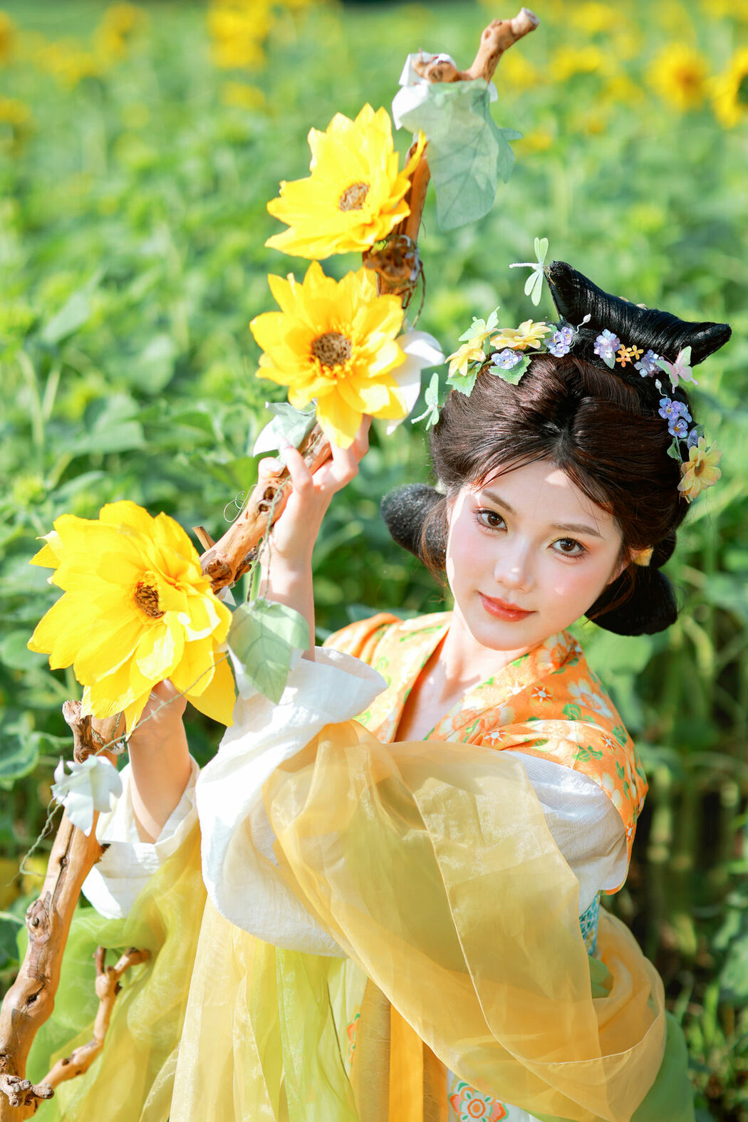 YiTuYu艺图语 Vol.9589 Dai Dai Bu Xiang Fei (17P)