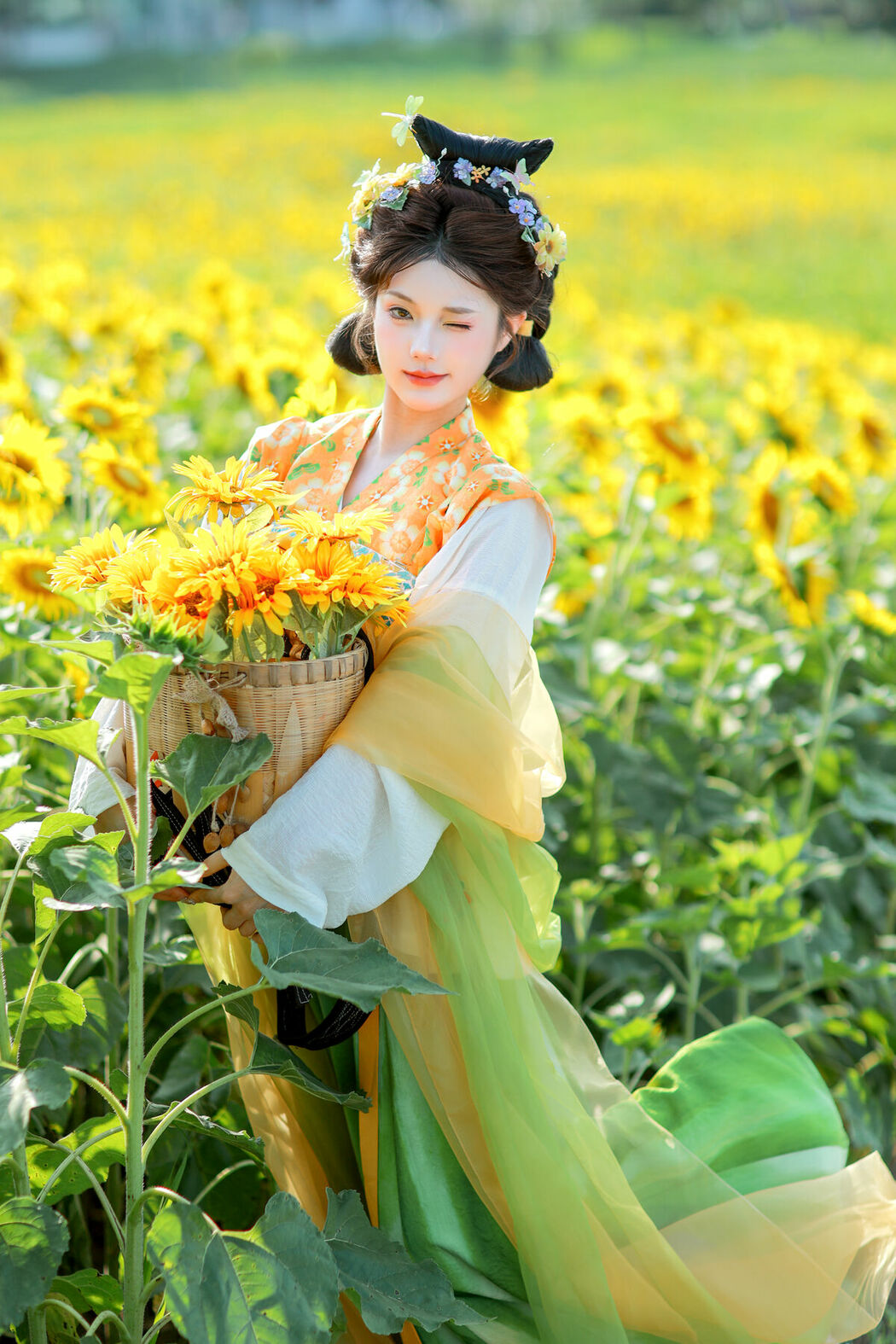 YiTuYu艺图语 Vol.9589 Dai Dai Bu Xiang Fei (17P)