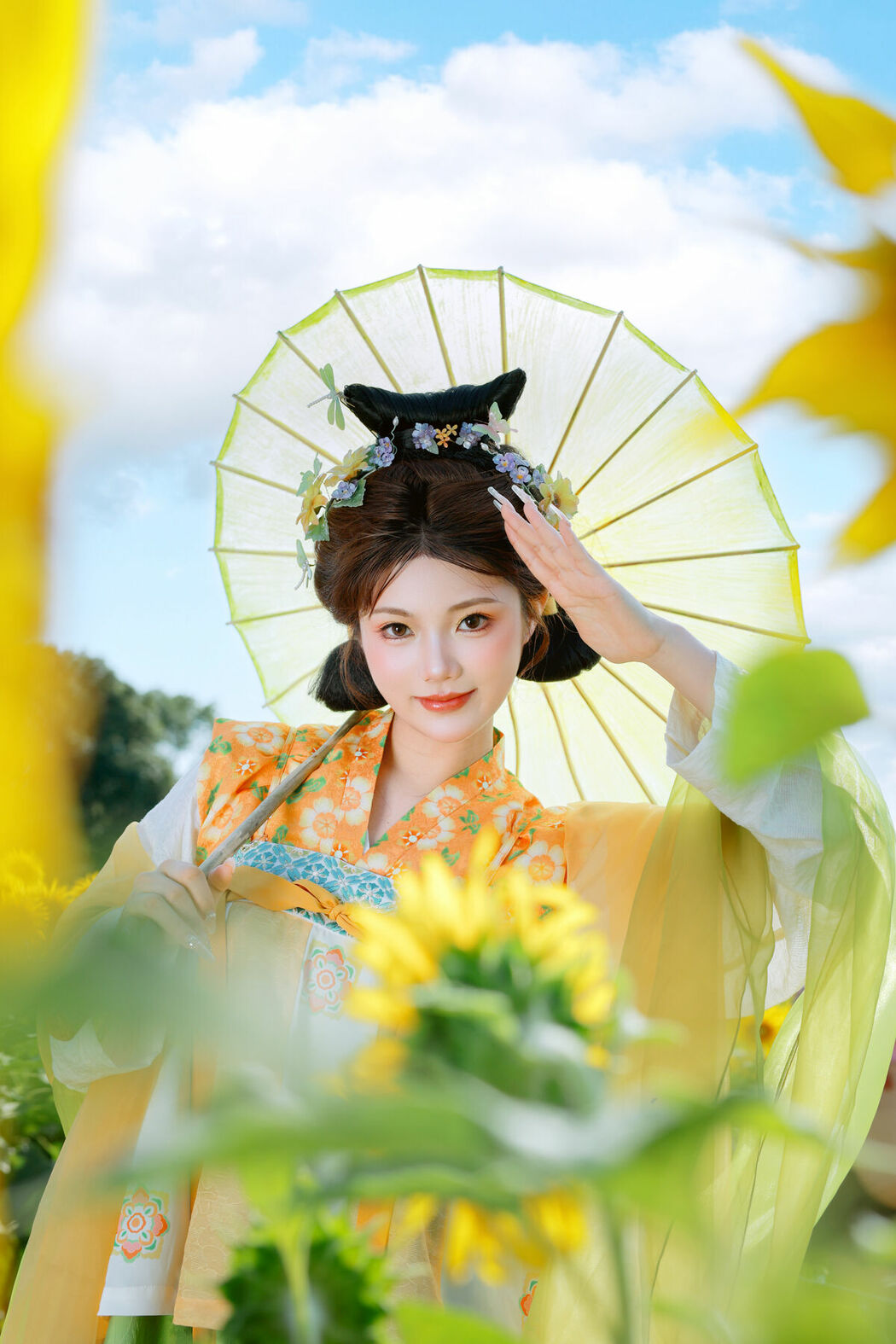 YiTuYu艺图语 Vol.9589 Dai Dai Bu Xiang Fei (17P)