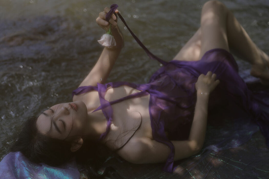 YiTuYu艺图语 Vol.9590 Guo Rong Di Hai Jiao (17P)
