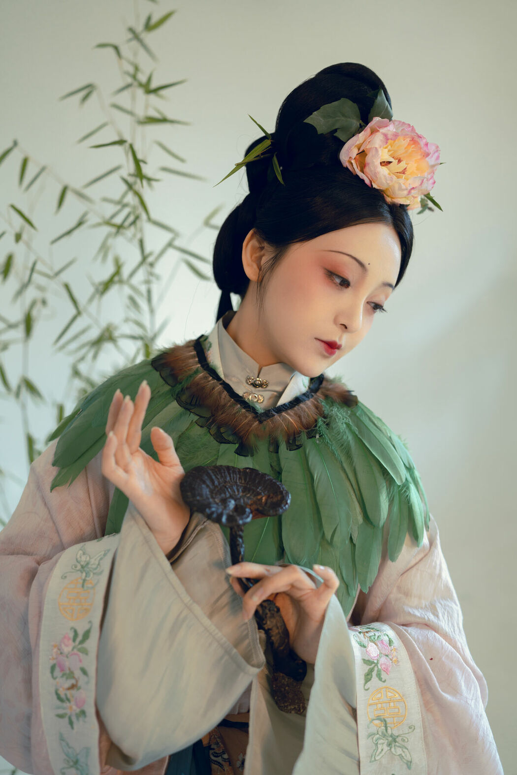 YiTuYu艺图语 Vol.9588 Yu Yue Shi Tu Tu (14P)