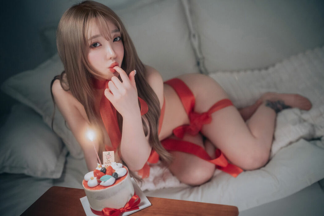 DJAWA Son Ye-Eun 손예은 – Happy Solo Birthday Part03 (64P)