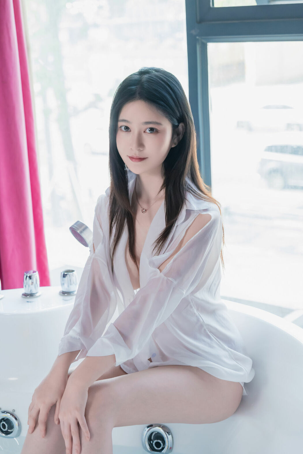 Coser@年年Nnian – 浴女 (82P)