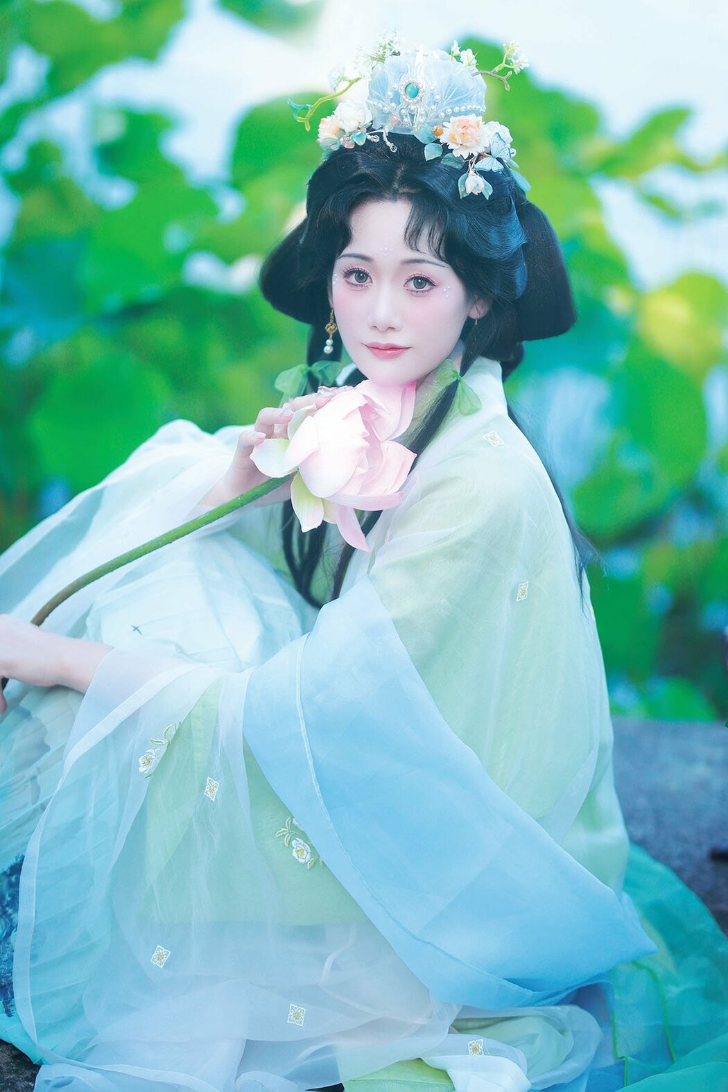 YiTuYu艺图语 Vol.9610 Yi Zhi Da Da Da Li Zi (18P) Cover Photo