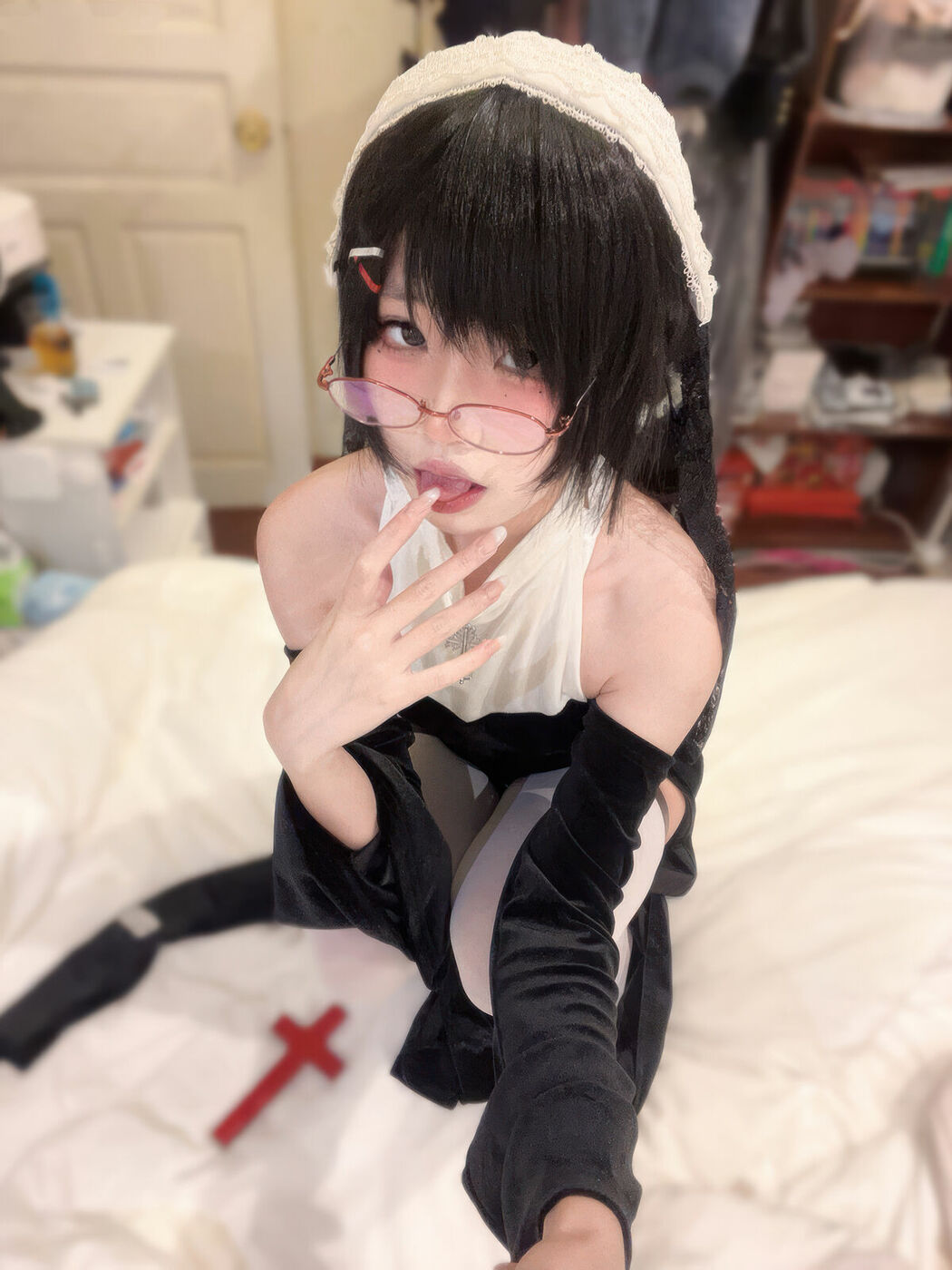 Coser@清水凪 – 修女的祷告 (19P – 1V)