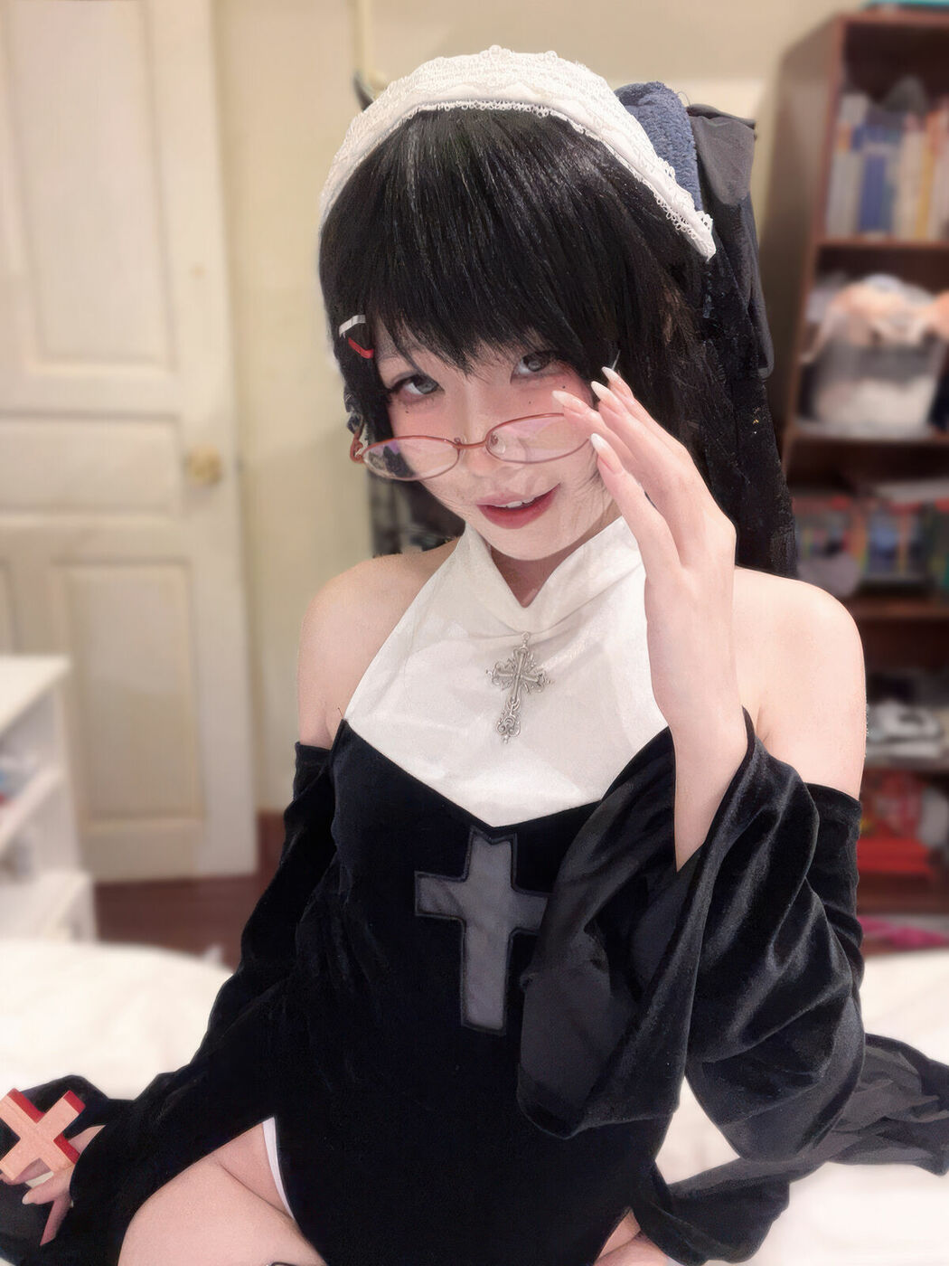 Coser@清水凪 – 修女的祷告 (19P – 1V)