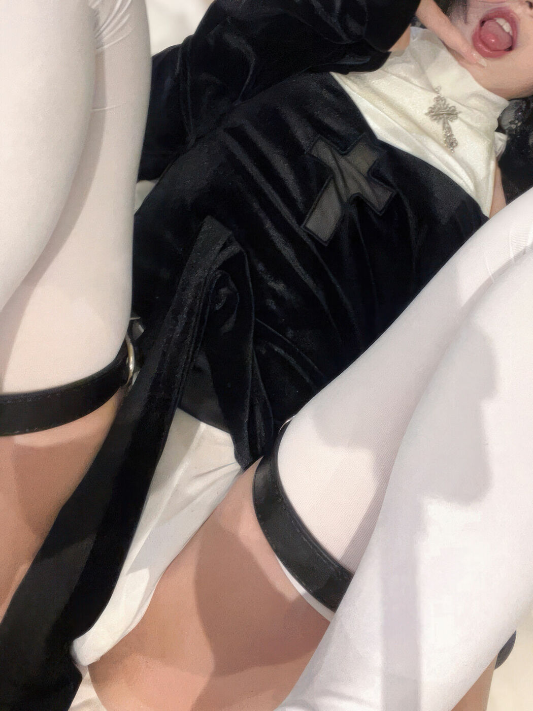 Coser@清水凪 – 修女的祷告 (19P – 1V)
