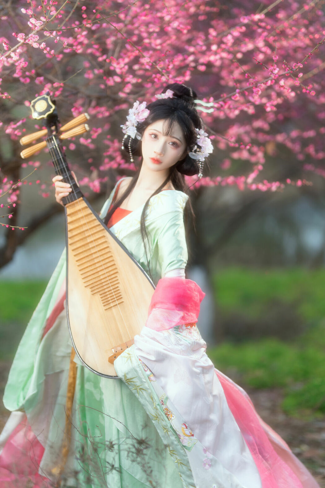 YiTuYu艺图语 Vol.9620 Qi Luo Sheng De Xiao Su Su (17P)