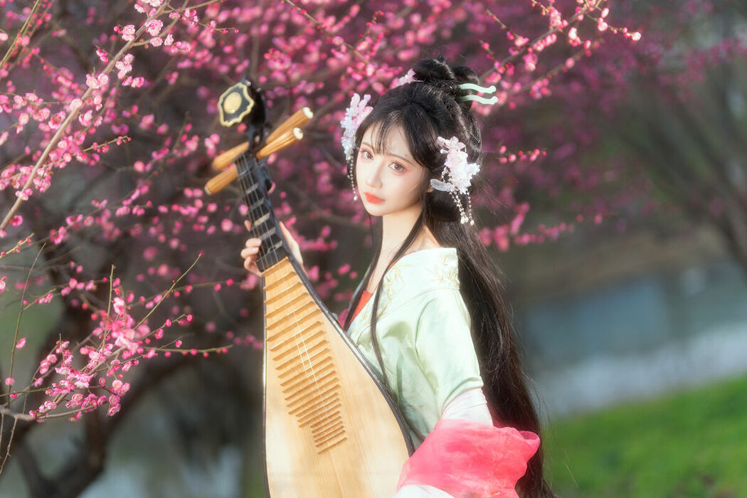 YiTuYu艺图语 Vol.9620 Qi Luo Sheng De Xiao Su Su (17P)