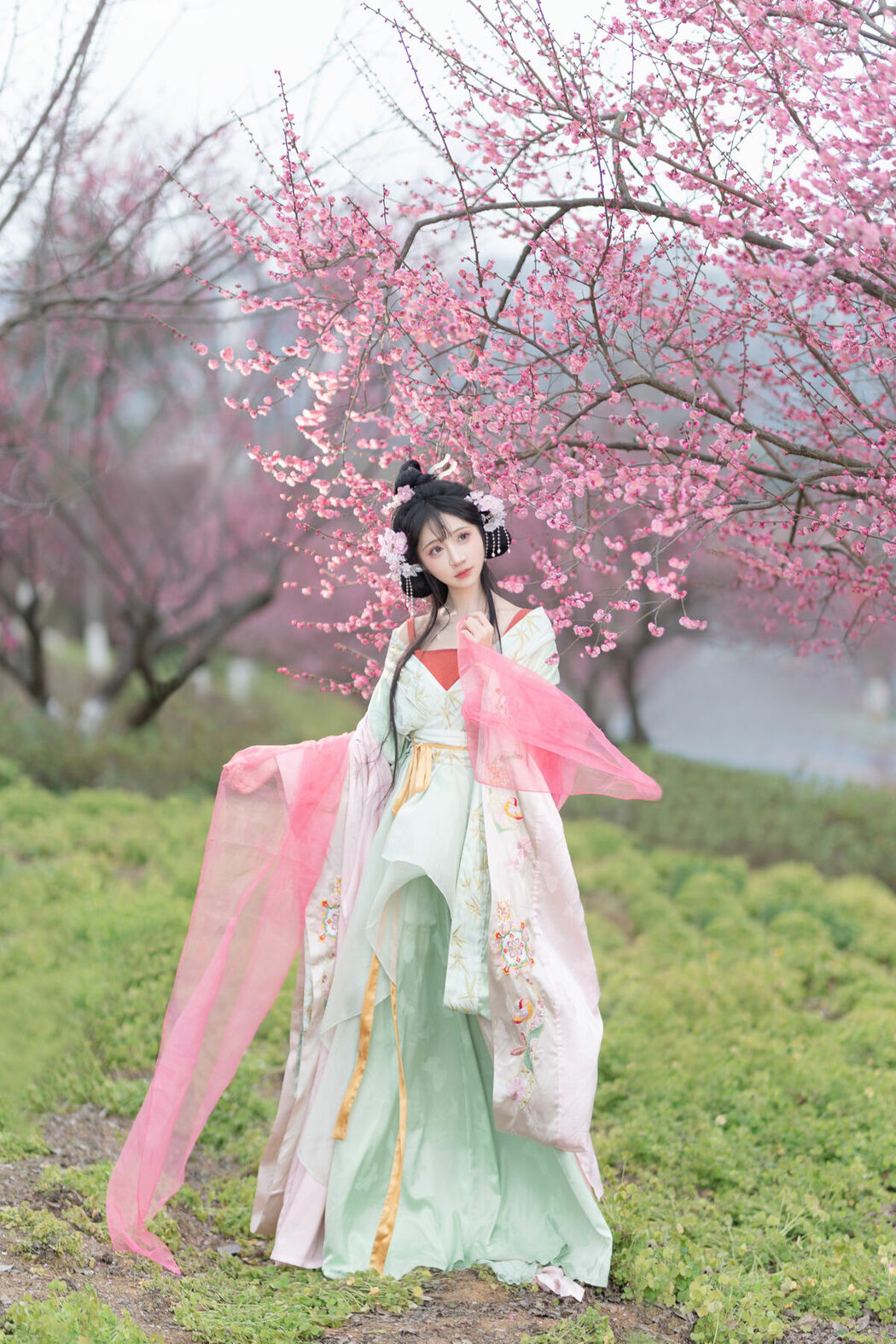 YiTuYu艺图语 Vol.9620 Qi Luo Sheng De Xiao Su Su (17P)