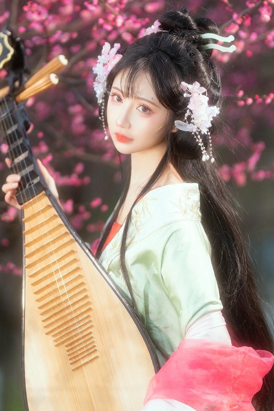 YiTuYu艺图语 Vol.9620 Qi Luo Sheng De Xiao Su Su (17P) Cover Photo