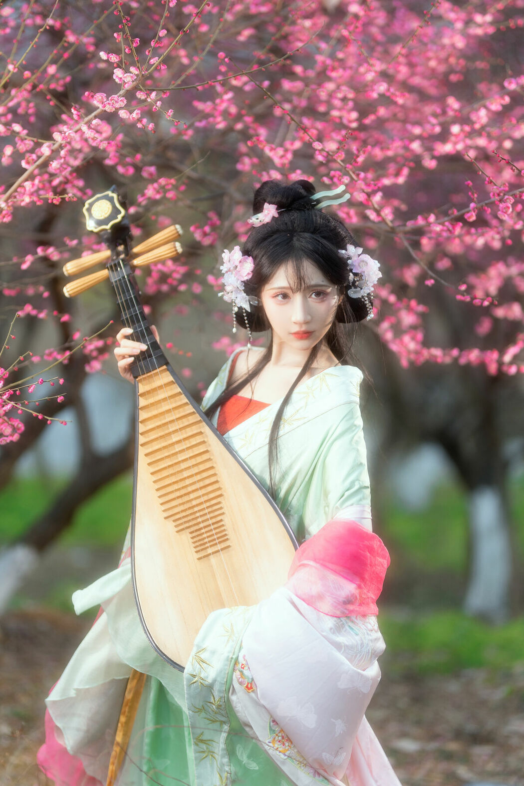 YiTuYu艺图语 Vol.9620 Qi Luo Sheng De Xiao Su Su (17P)