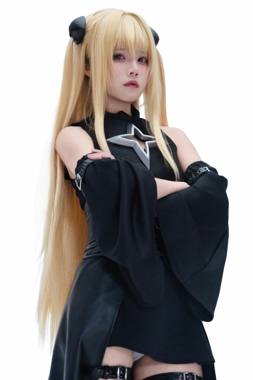 Coser@清水凪 – 出包王女 金色暗影 (39P)