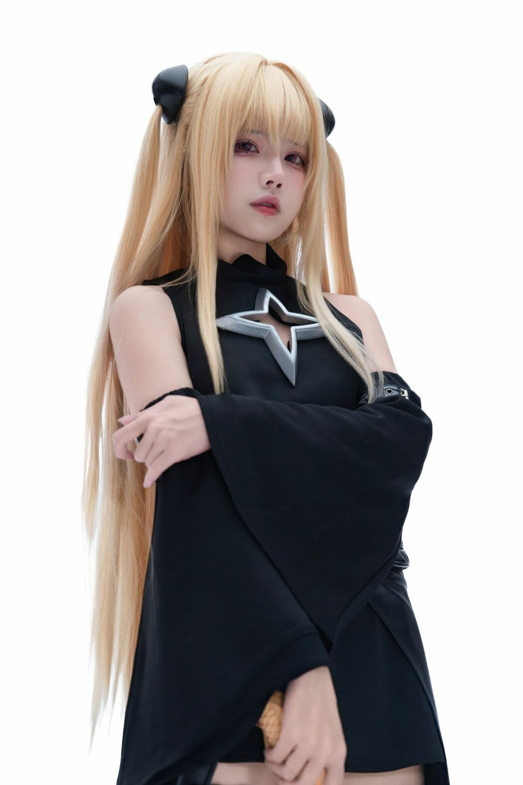 Coser@清水凪 – 出包王女 金色暗影 (39P)