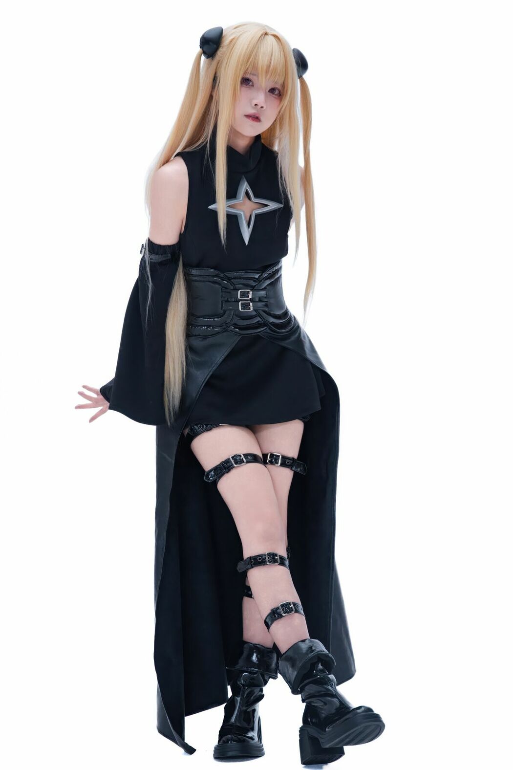 Coser@清水凪 – 出包王女 金色暗影 (39P)
