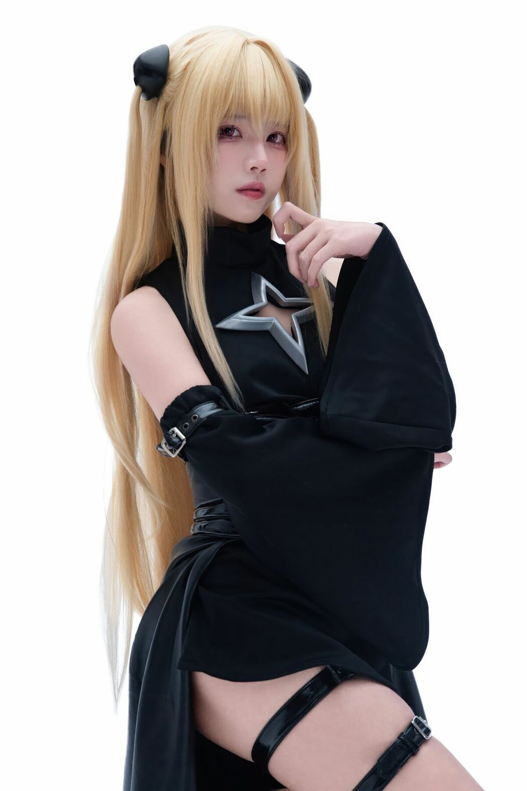 Coser@清水凪 – 出包王女 金色暗影 (39P)