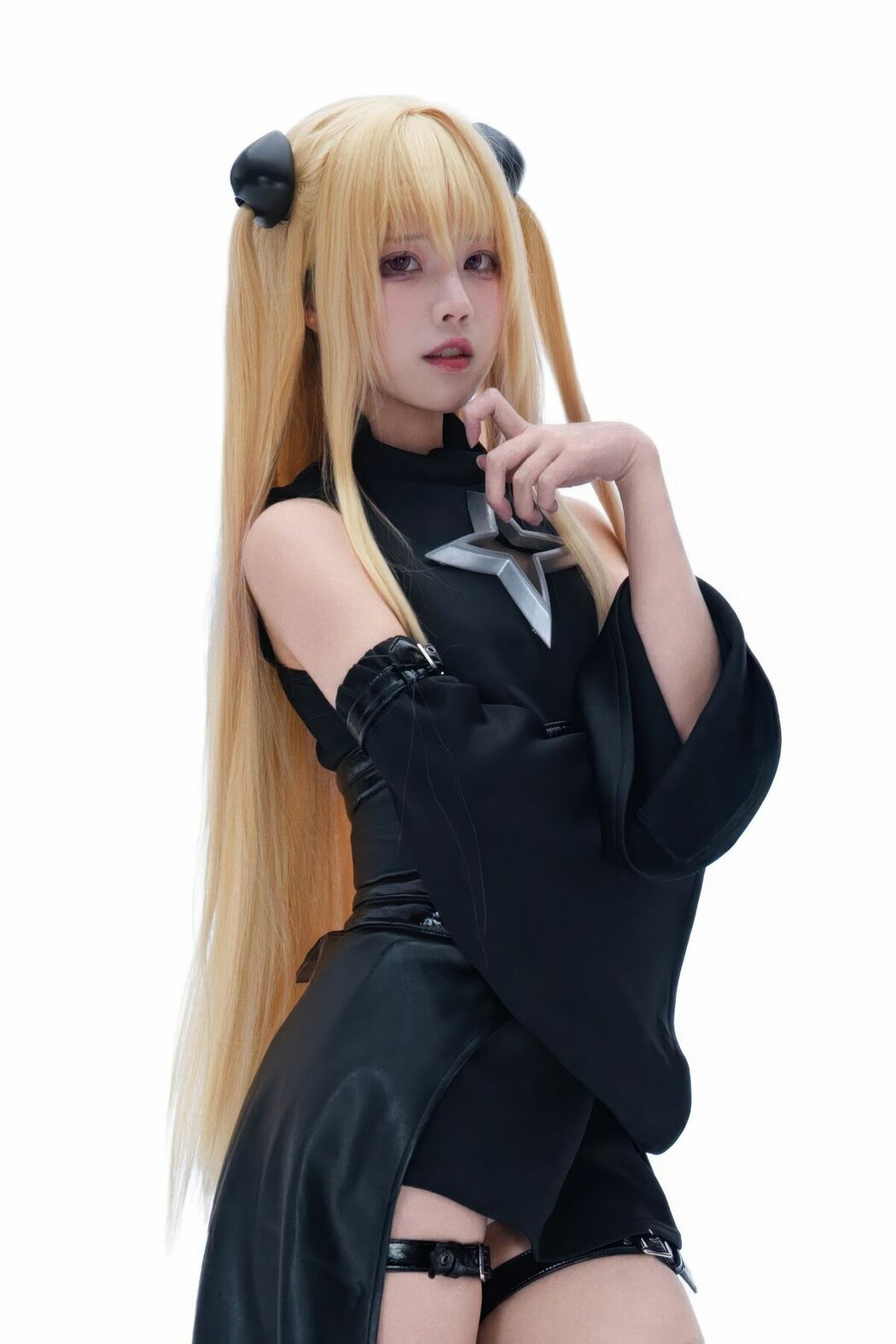 Coser@清水凪 – 出包王女 金色暗影 (39P)