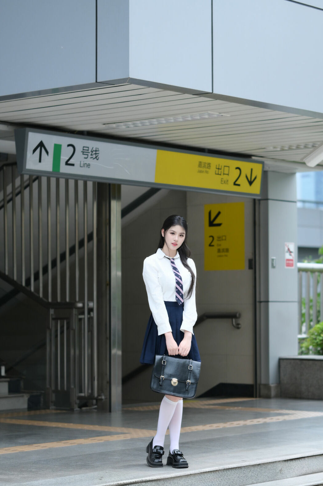 YiTuYu艺图语 Vol.9652 Li Zhi (17P)
