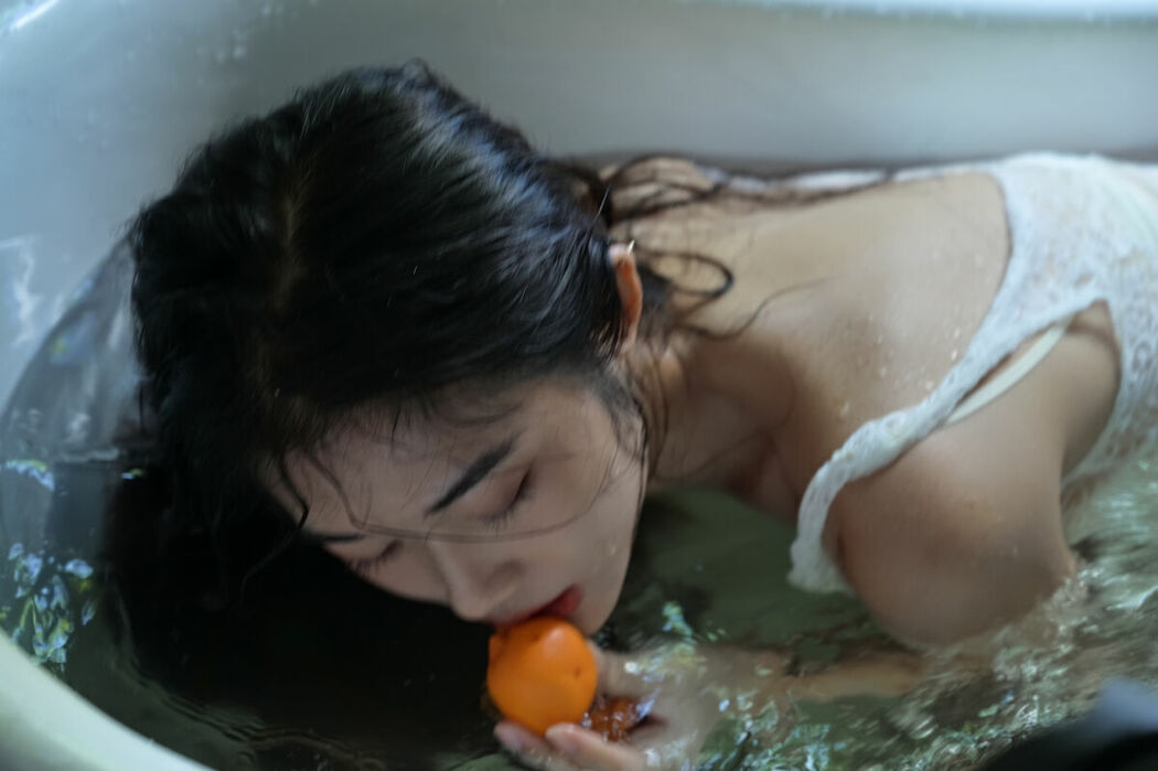 YiTuYu艺图语 Vol.9651 Fei Sato Ni Ni (49P)