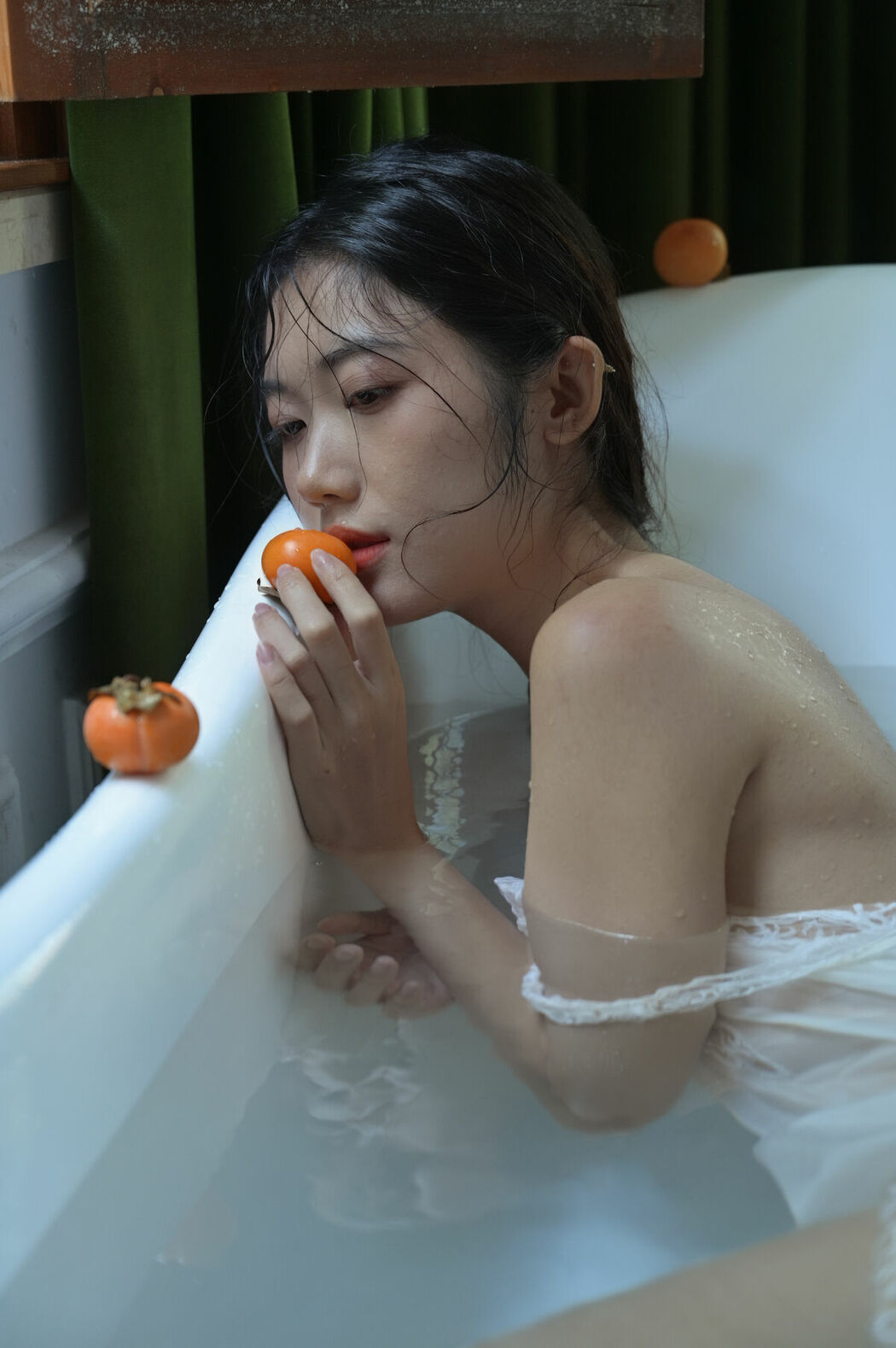 YiTuYu艺图语 Vol.9651 Fei Sato Ni Ni (49P)