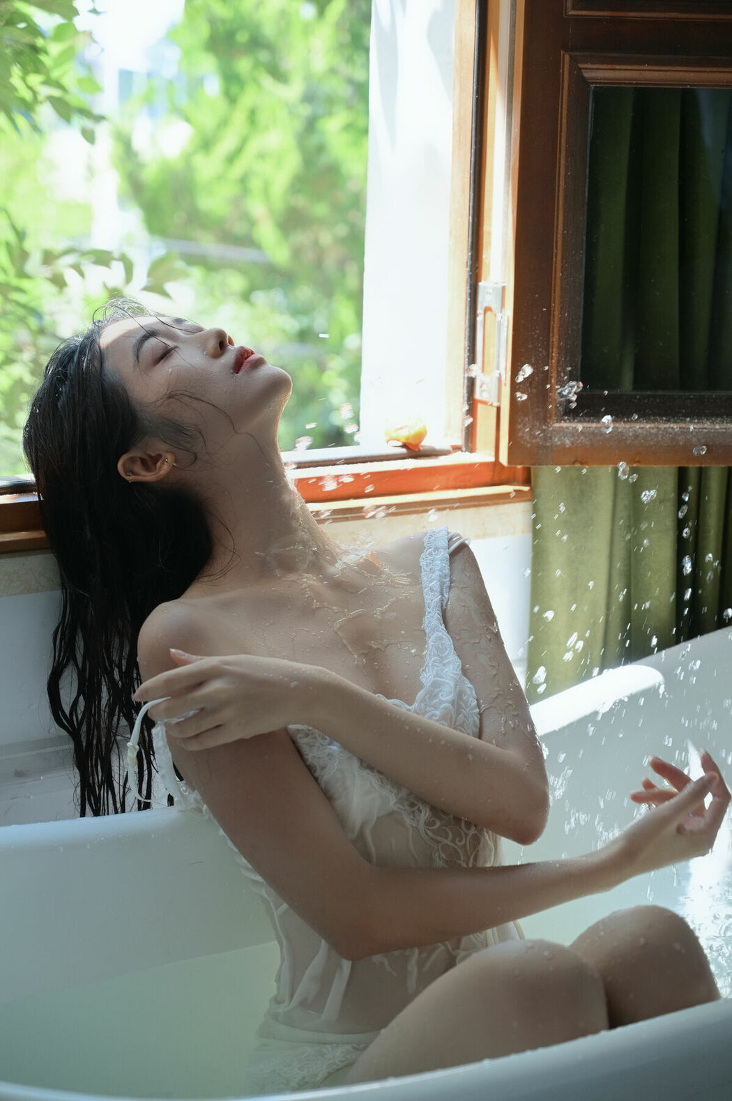 YiTuYu艺图语 Vol.9651 Fei Sato Ni Ni (49P)