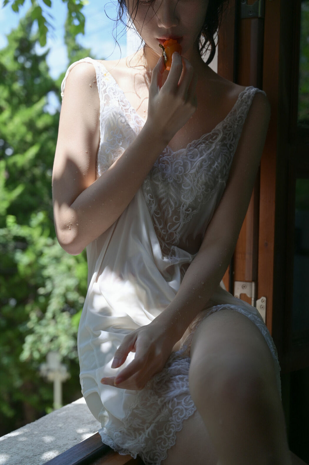 YiTuYu艺图语 Vol.9651 Fei Sato Ni Ni (49P)